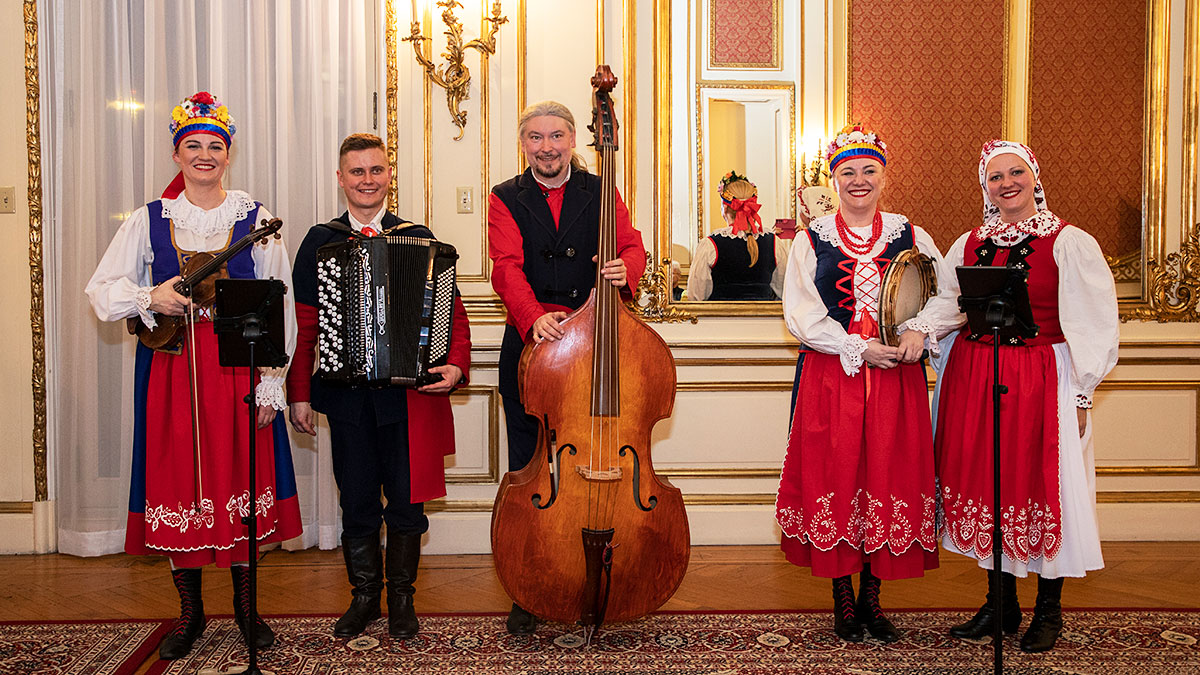 Pi Kna Nasza Polska Ca A Koncert Muzyki Ludowej W Konsulacie W Nowym