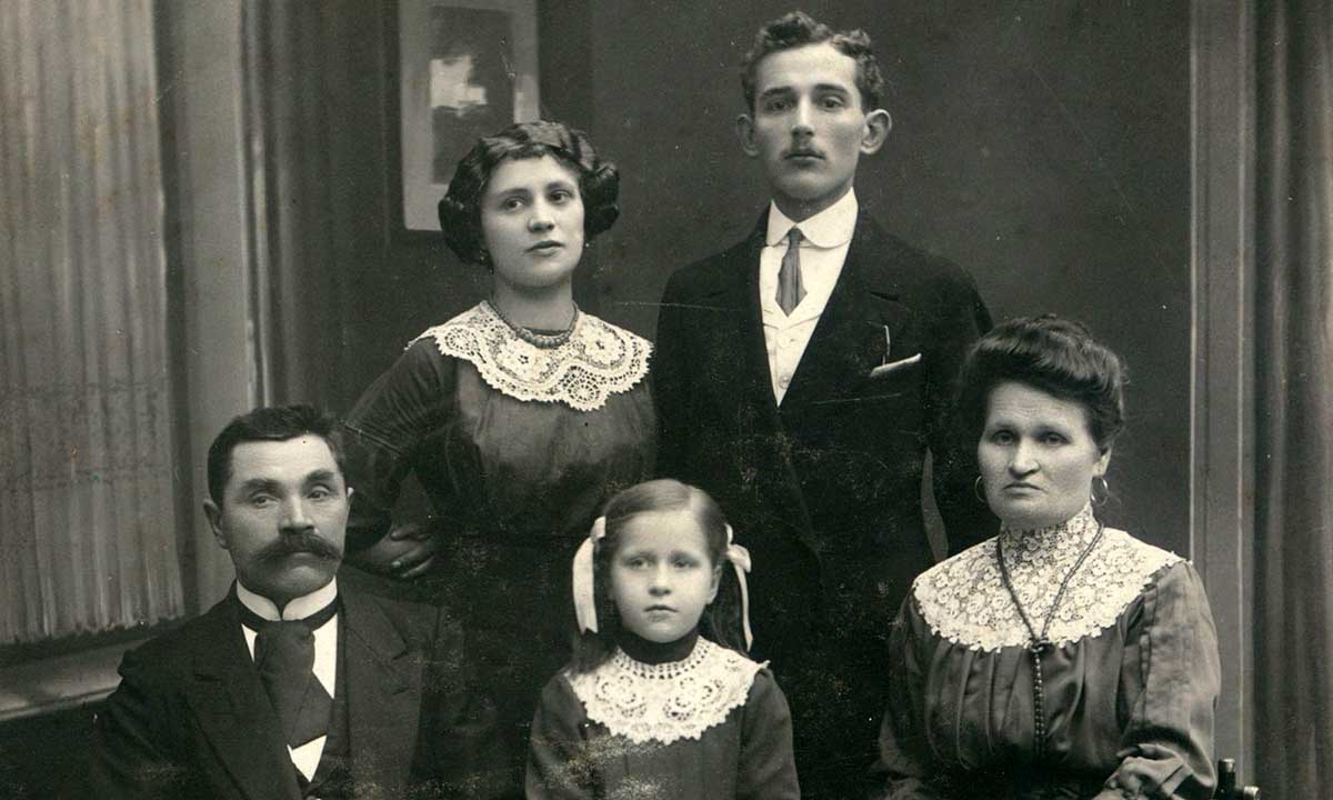 Portret nieznanej rodziny, 1905 rok