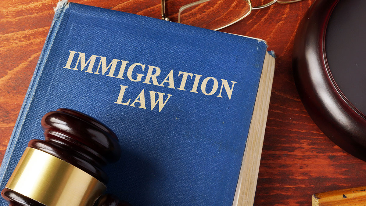 Jak chronić się przed tzw. ekspertami-oszustami imigracyjnymi w USA - porady adwokata ds. imigracyjnych