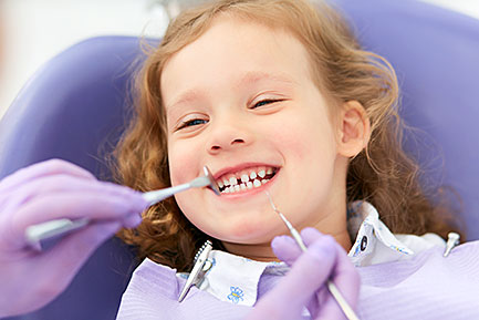 Polski dentysta na Forest Hills. Izabela Dodo leczy pacjentów z Maspeth, Ridgewood, Middle Village, Ozone Park