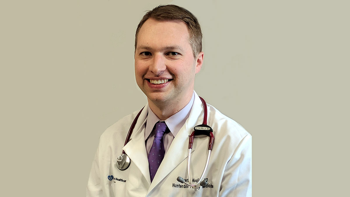 Lekarz internista w NJ mówi po polsku. J. Nealis akceptuje Medicare i inne ubezpieczenia zdrowotne