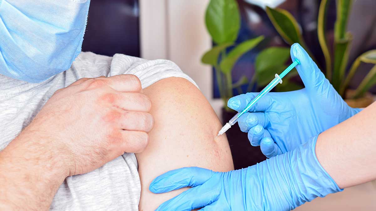 Zostałeś zaszczepiony! Co musisz wiedzieć po przyjęciu szczepionki przeciwko COVID-19?