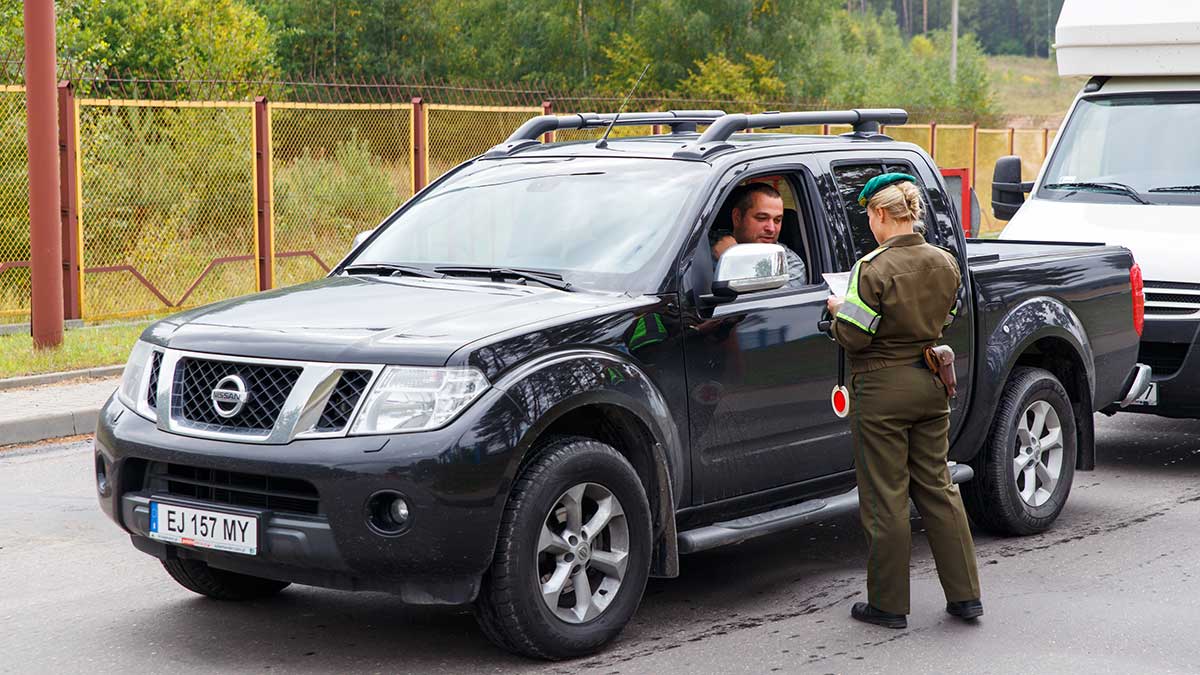 Konieczna pomoc dla firm i osób w strefie stanu wyjątkowego