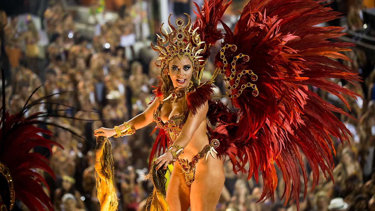 Karnawał w Rio de Janeiro. Jego tradycja sięga zabaw sprzed naszej ery