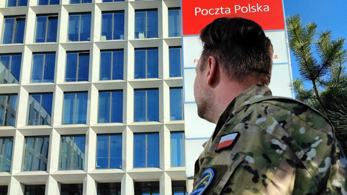 Polski pocztowiec wozi części satelitów Elona Muska dla Ukrainy