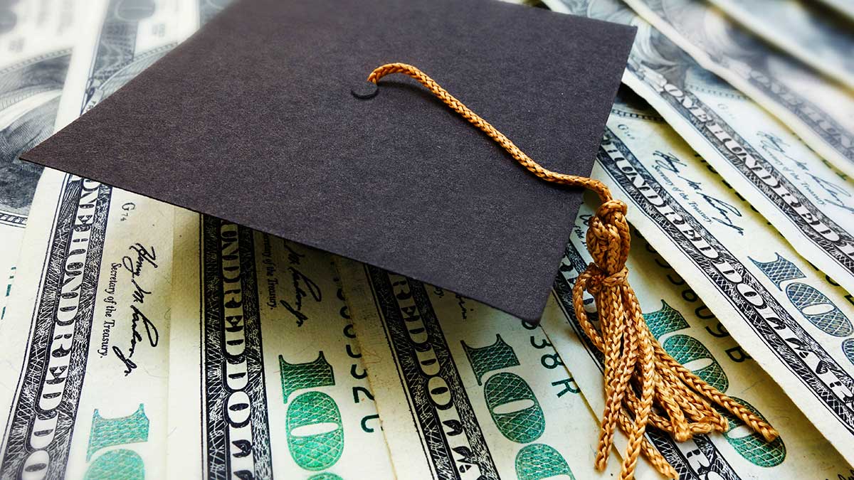 Studenci SUNY i CUNY z rodzin zarabiających do $125,000 rocznie, mogą ubiegać się o stypendium Excelsior