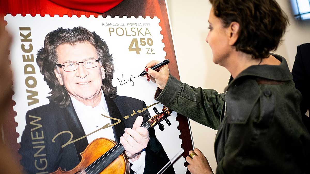 Zbigniew Wodecki na znaczku pocztowym w dniu 72. urodzin