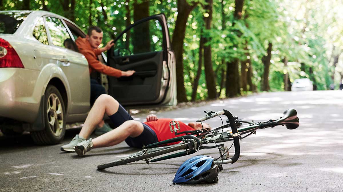 Uważaj, gdy jesteś na rowerze - wypadki chodzą po ludziach. Z serii "Na wszelki wypadek". Część 11