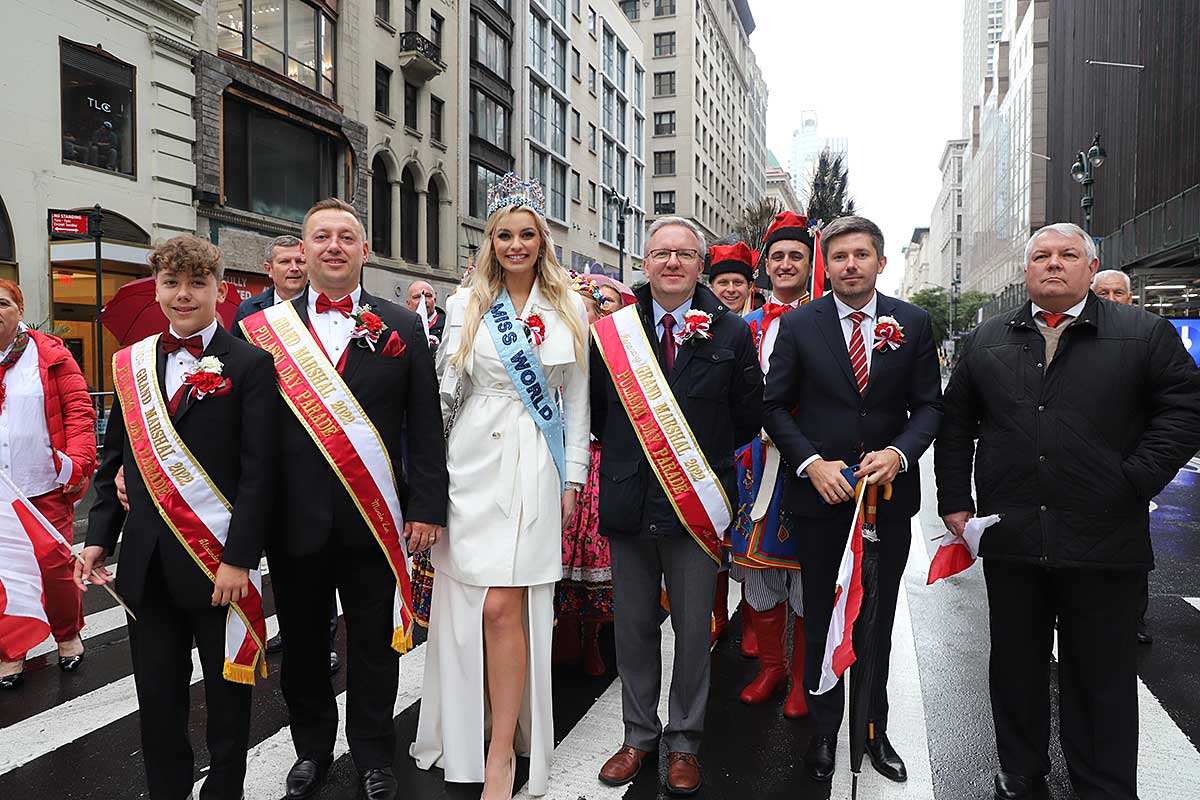 Parada Pułaskiego 2022 w Nowym Jorku z Miss Świata Karoliną Bielawską - Zdjęcia