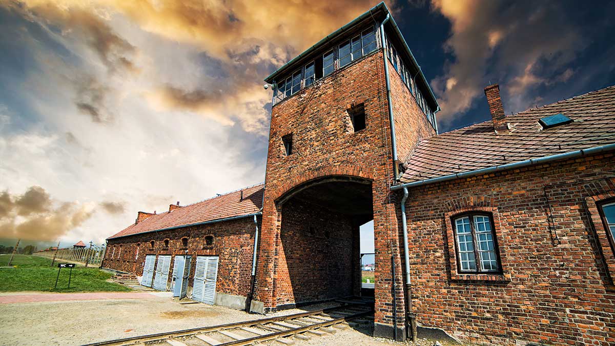 Dyrektor Muzeum Auschwitz-Birkenau: "Świat się nie zmienił, czy tym razem wystarczająco wcześnie zareagujemy?"