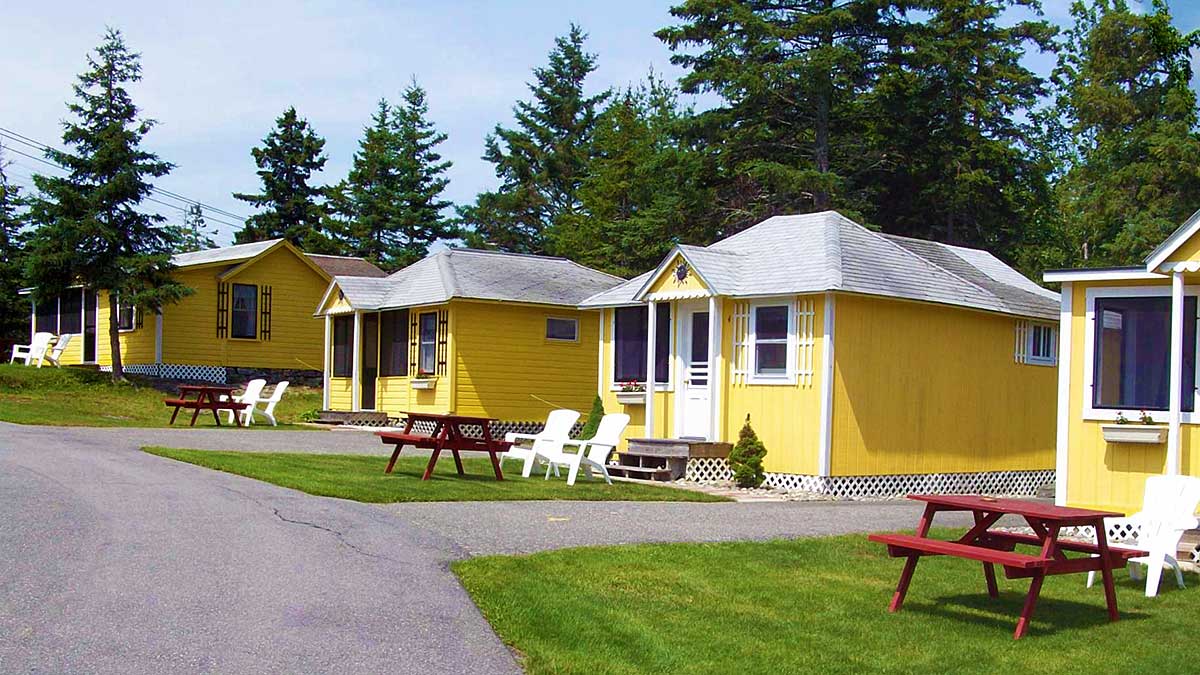 Polski motel i domki wypoczynkowe w Parku Narodowym Acadia w Maine. Sunnyside Motel & Cottages na Mount Desert Island