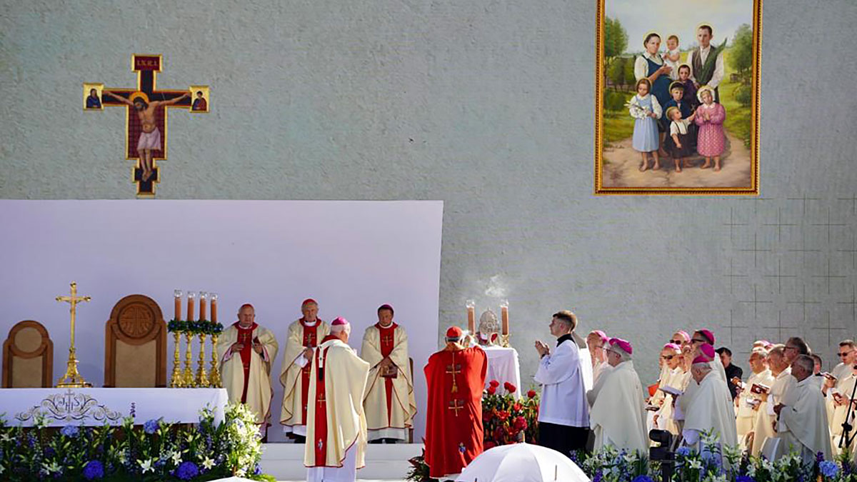 Kard. Semeraro o beatyfikacji Ulmów: wyjątkowa - do chwały ołtarzy wyniesiona cała rodzina