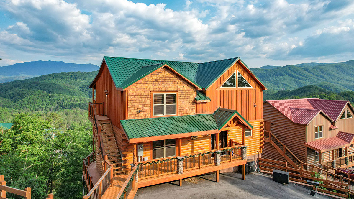 Visite The Great Smoky Mountains in Tennessee and stay in The Smoky Mountain Cabins