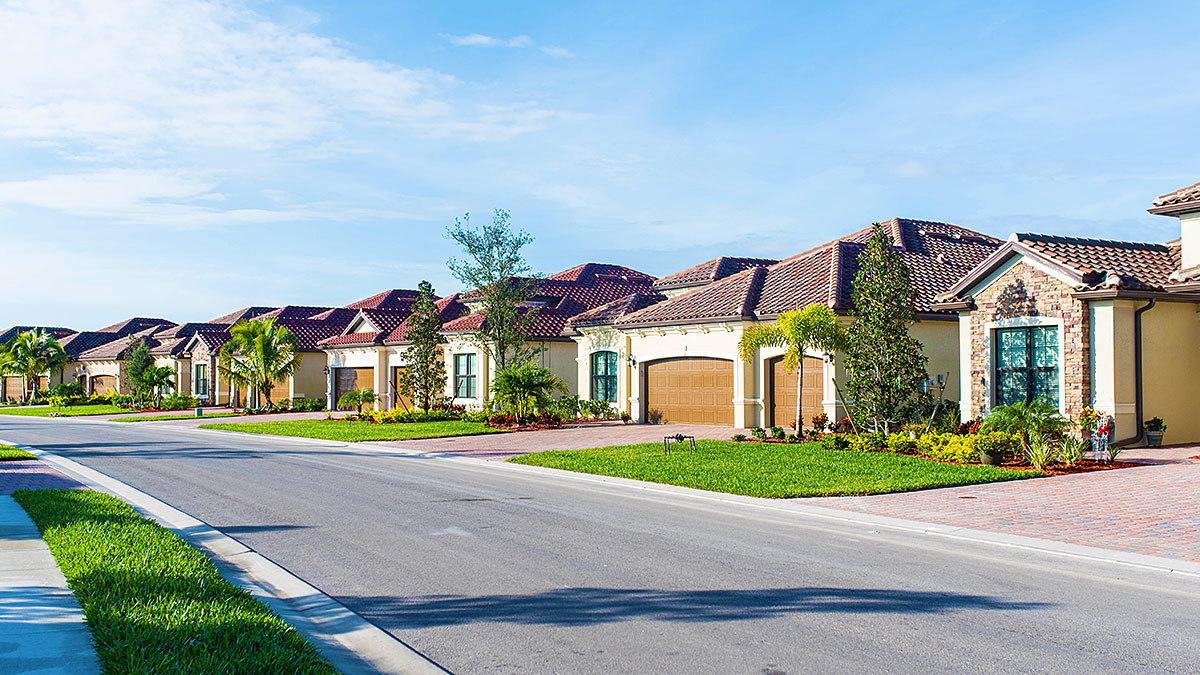 Domy i mieszkania na sprzedaż na Florydzie w: Cape Coral, Fort Myers i Naples. Vito Kostrzewski