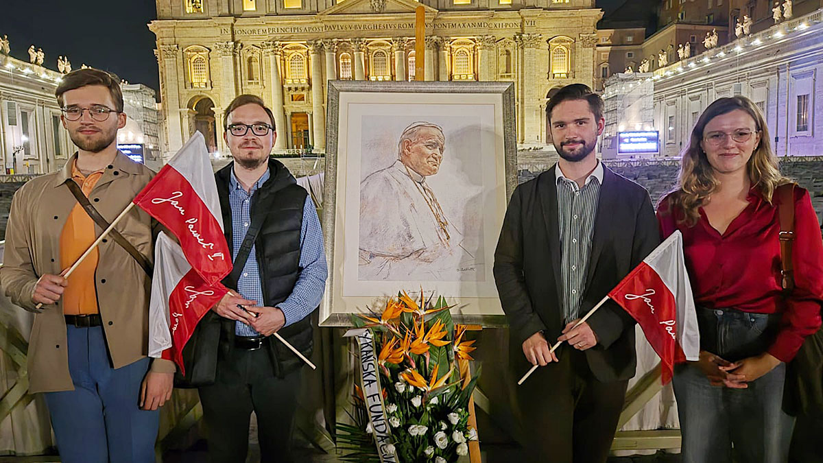 Czuwanie na Placu św. Piotra w rocznicę wyboru Papieża Polaka