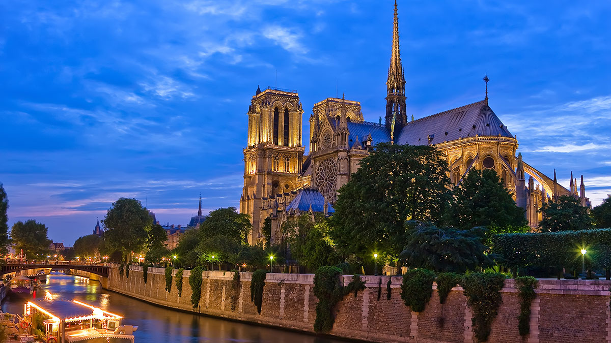 W katedrze Notre-Dame ponownie zabiły dzwony